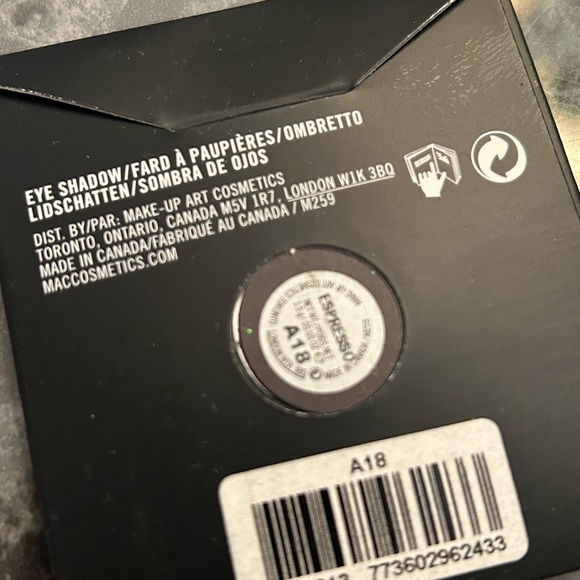 Mac NIB Eyeshadow Pan- Color: Espresso - Picture 2 of 2